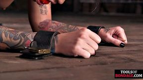 Must Watch: Insane Big Ass Tattooed Babe Pussytoyed Hard - Must See