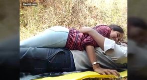 Insane Indian Gf Service With Bf Jangal Me Ki Ya Mangal
