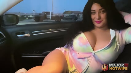 Juicy Curvy Barbi - Jogging Hotwife Car Ride (2025.05.09)