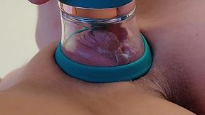 Wet My Chubby Pussy Reaches A Vivid Orgasm From This Vacuum Vibrator. - High Quality