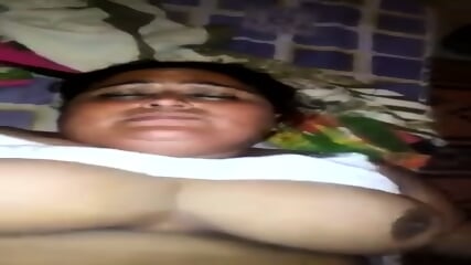 Desi Fat Bhabi Satisfy Dewar