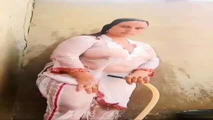 Forbidden Desi Horny Aunty Gosol Video - High Quality
