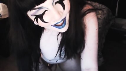 Seductive Gothic Brunette Natural Sexiness Exposed