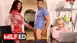 Raw Milfed - Mature Redhead Andy James Seduces The It Guy And Sucks His Cock In The Kitchen - High Quality