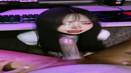 Seductive Deepthroat At The Office