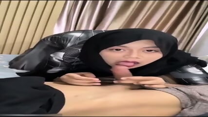 Hardcore Lutfia Hijab