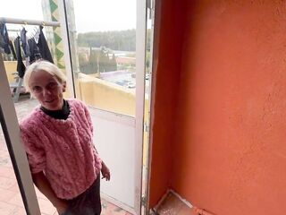 Private: Wild Accidental Oral Pleasure In The Laundry Room - The Painter Cums In My Throat