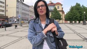 Viral: Wet Stranger Promises Dark Haired Beauty A Modeling Career For Sex 1