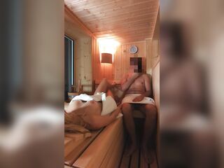 Kinky I Caught Him Masturbating During The Time That That Guy Watches Me In The Sauna I Screw Him - Italian Amateur Miele Blanco