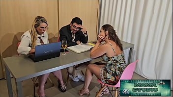 Wet Mama Studio Em: Sexo No Escrit&Oacute_Rio De Baixo Da Mesa - Gr&Aacute_Tis - 4K